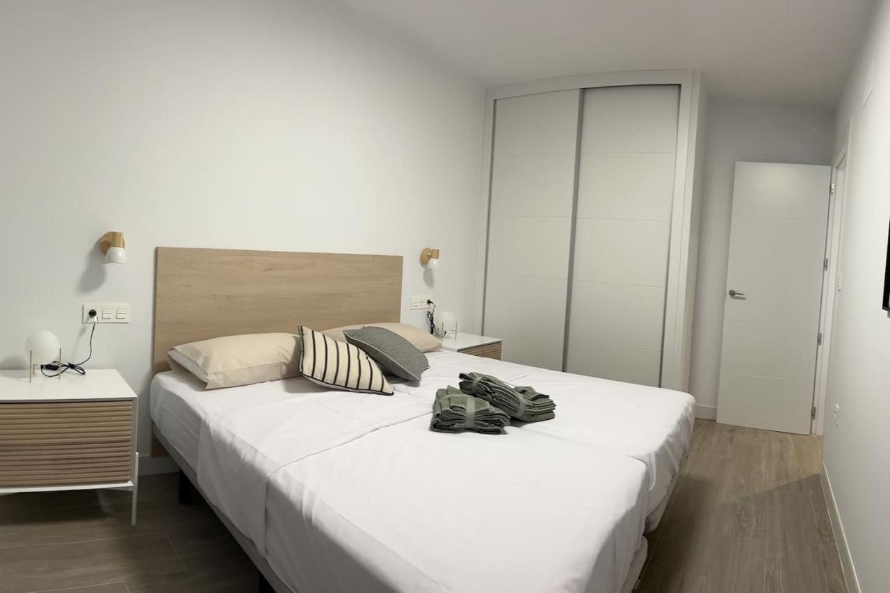 Apartamentos Breton 17 Suite Familiar Alicante Esterno foto