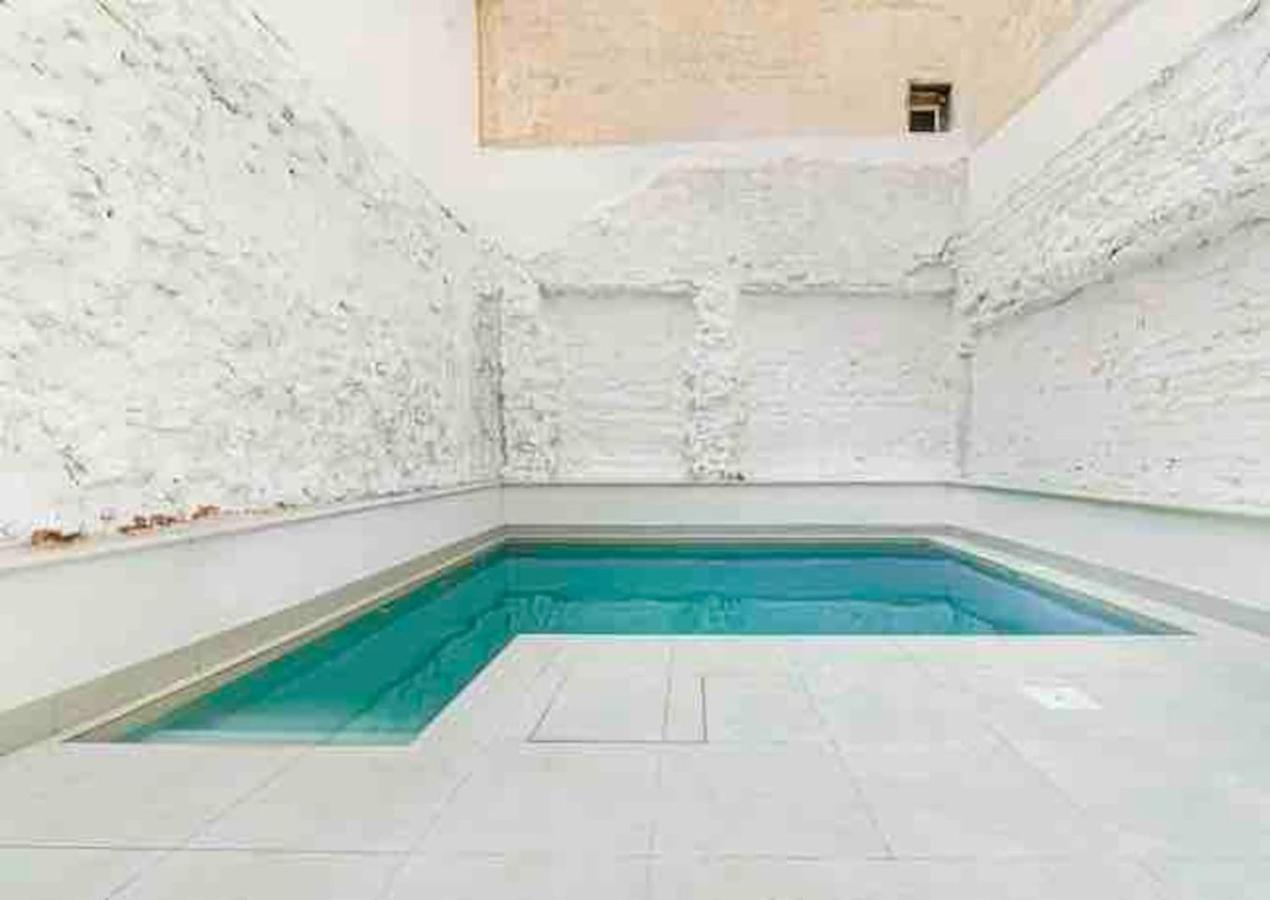 Apartamentos Breton 17 Suite Familiar Alicante Esterno foto