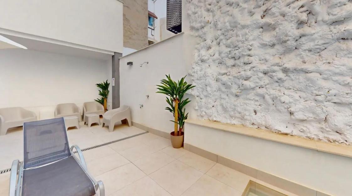 Apartamentos Breton 17 Suite Familiar Alicante Esterno foto